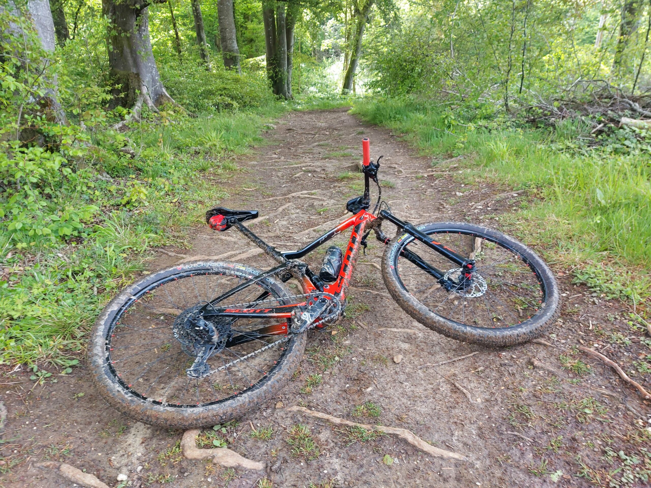 Scott Spark RC 900 : Un VTT tout suspendu taillé pour la performance